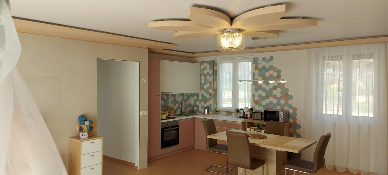 Roze Blue Design Apartments Csopak Eksteriør bilde