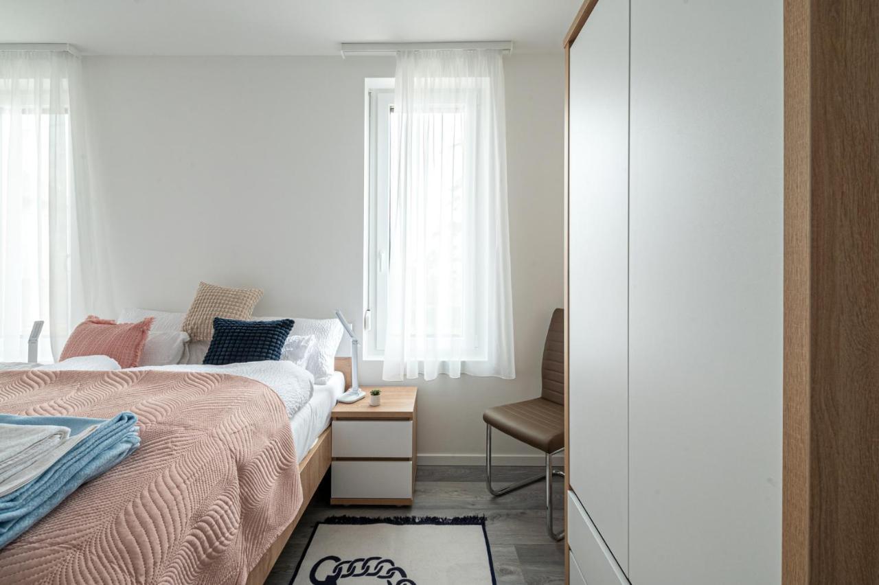 Roze Blue Design Apartments Csopak Eksteriør bilde