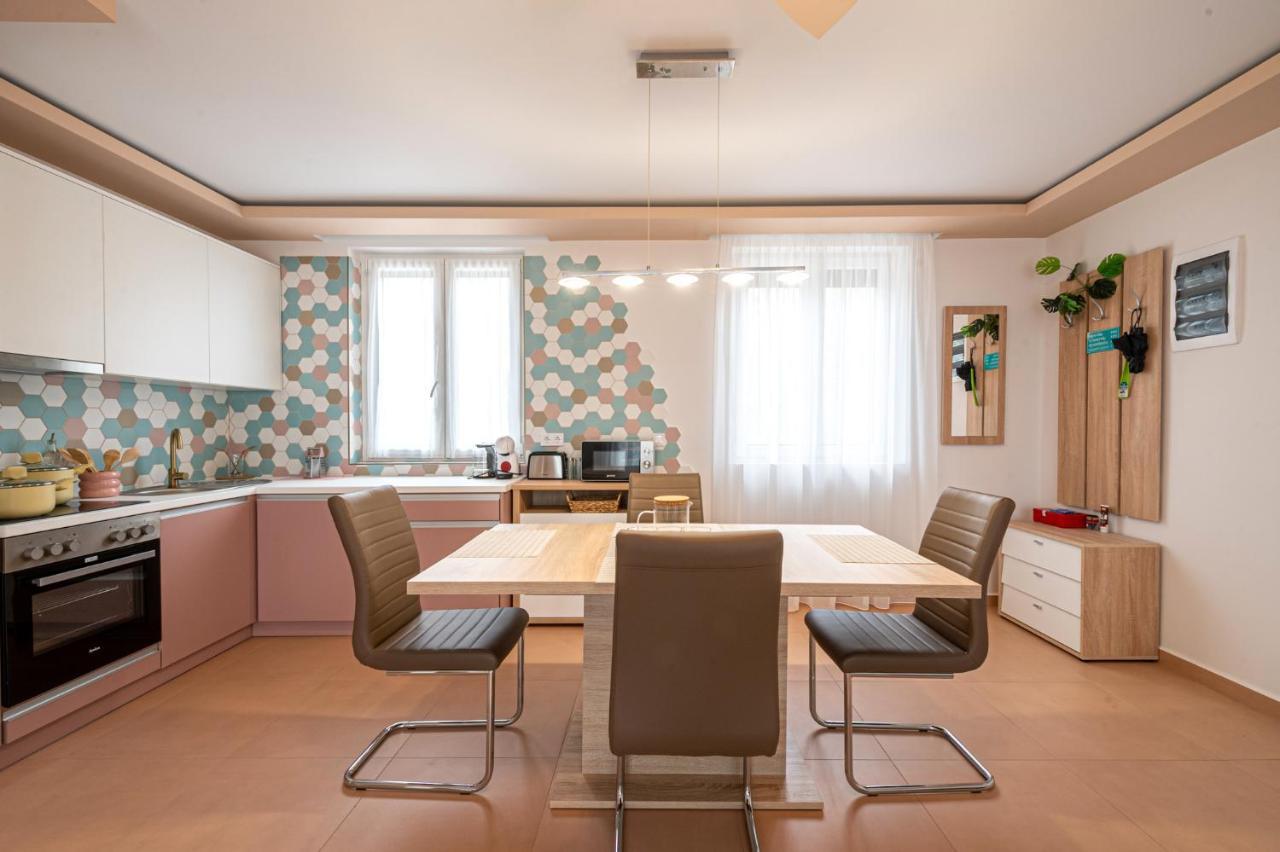 Roze Blue Design Apartments Csopak Eksteriør bilde