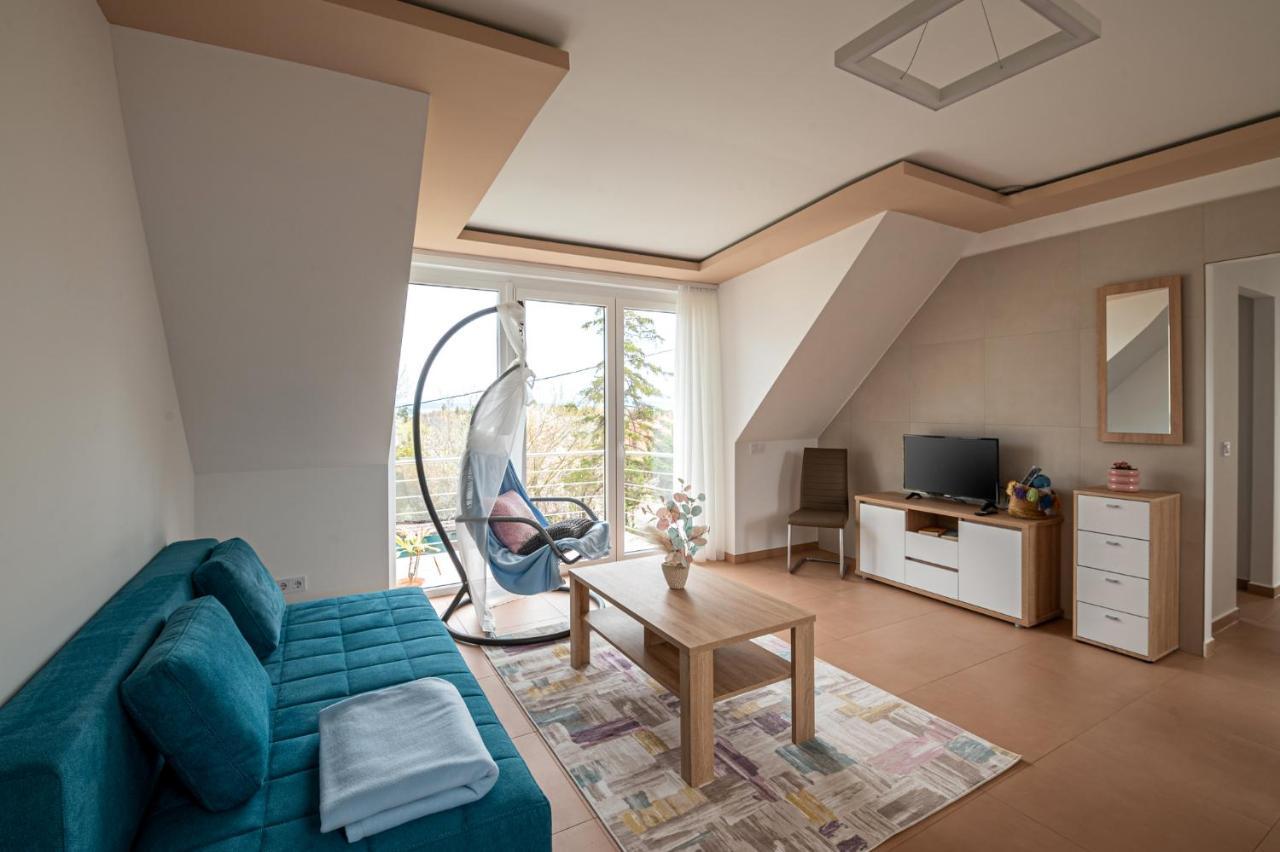 Roze Blue Design Apartments Csopak Eksteriør bilde
