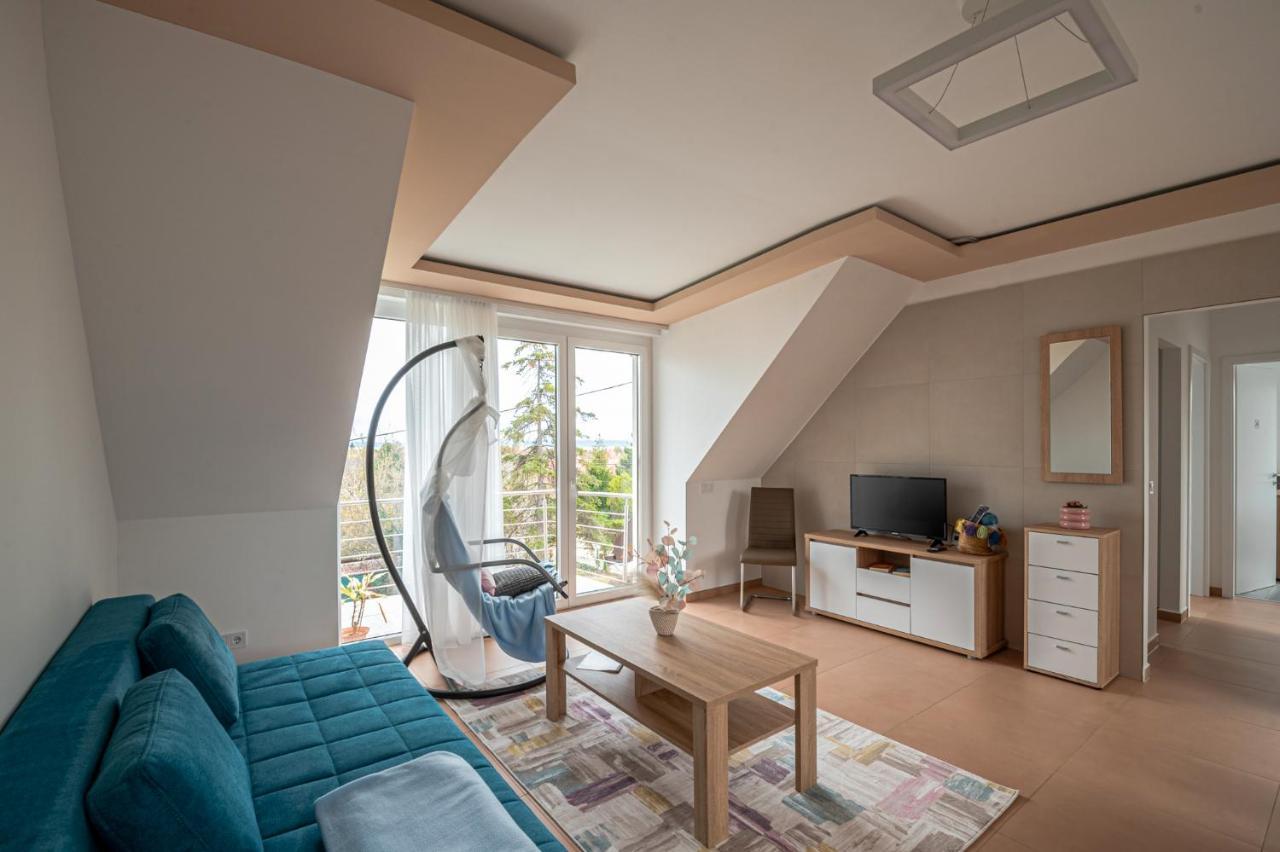Roze Blue Design Apartments Csopak Eksteriør bilde