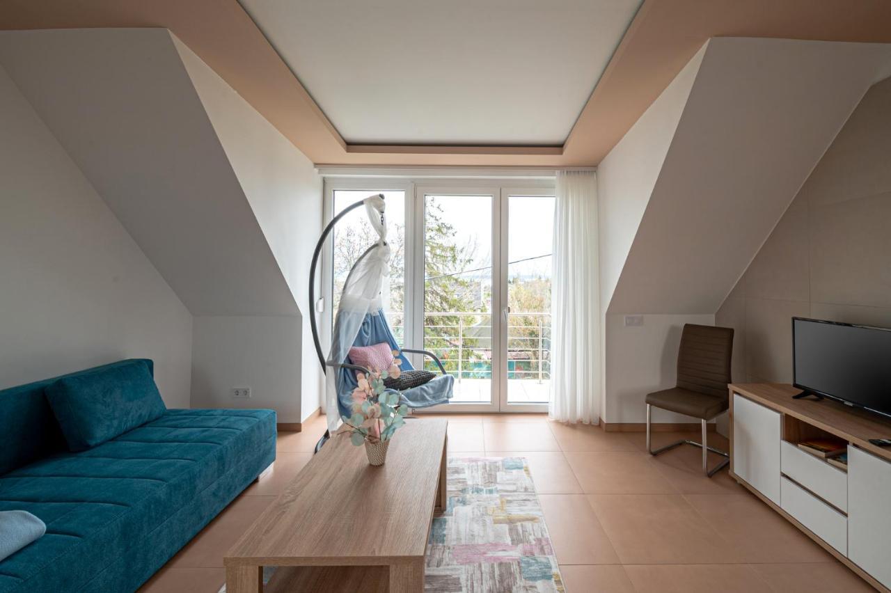 Roze Blue Design Apartments Csopak Eksteriør bilde