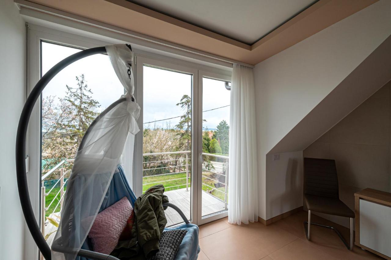 Roze Blue Design Apartments Csopak Eksteriør bilde