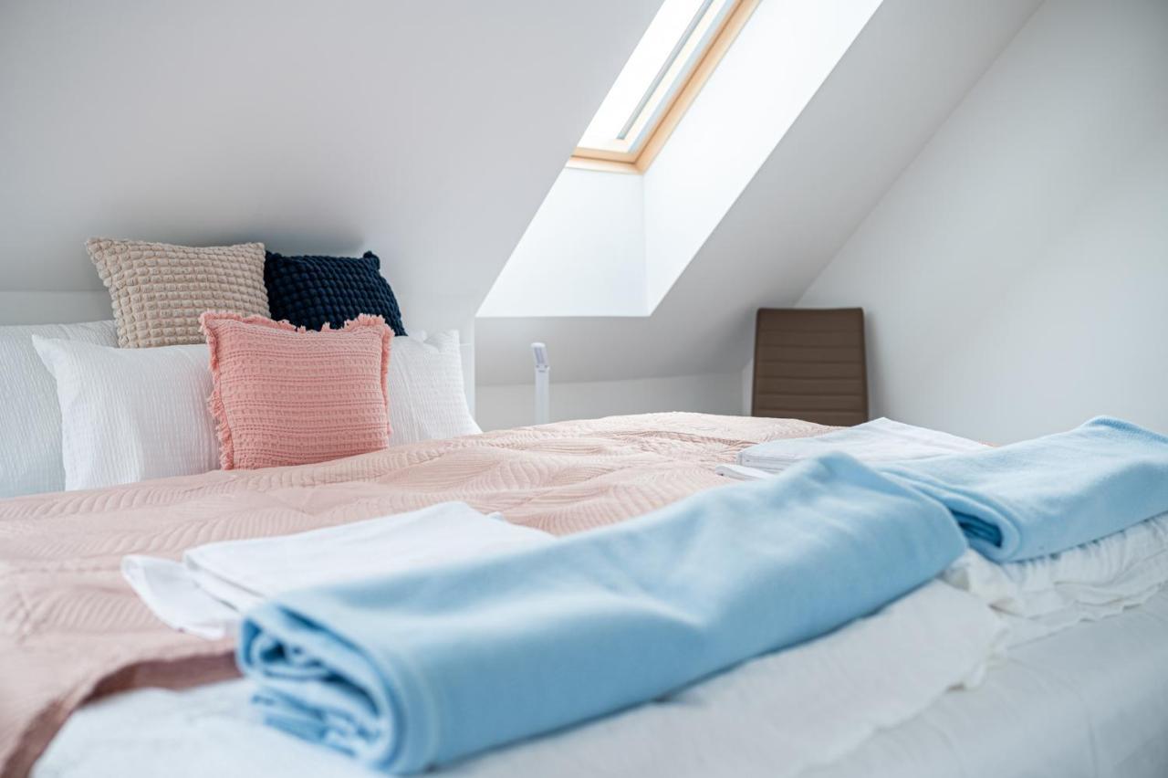 Roze Blue Design Apartments Csopak Eksteriør bilde